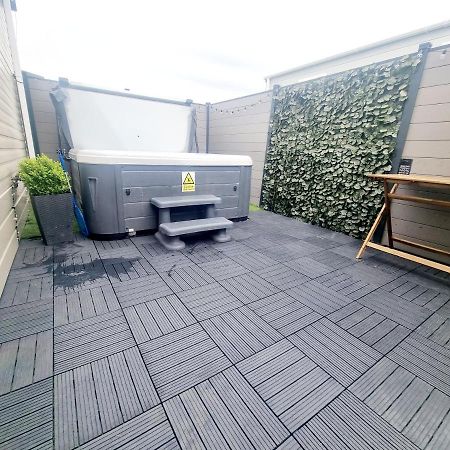 Apple Tree Lodge Hot Tub 3 Bedroom 2 Bars Morpeth Buitenkant foto