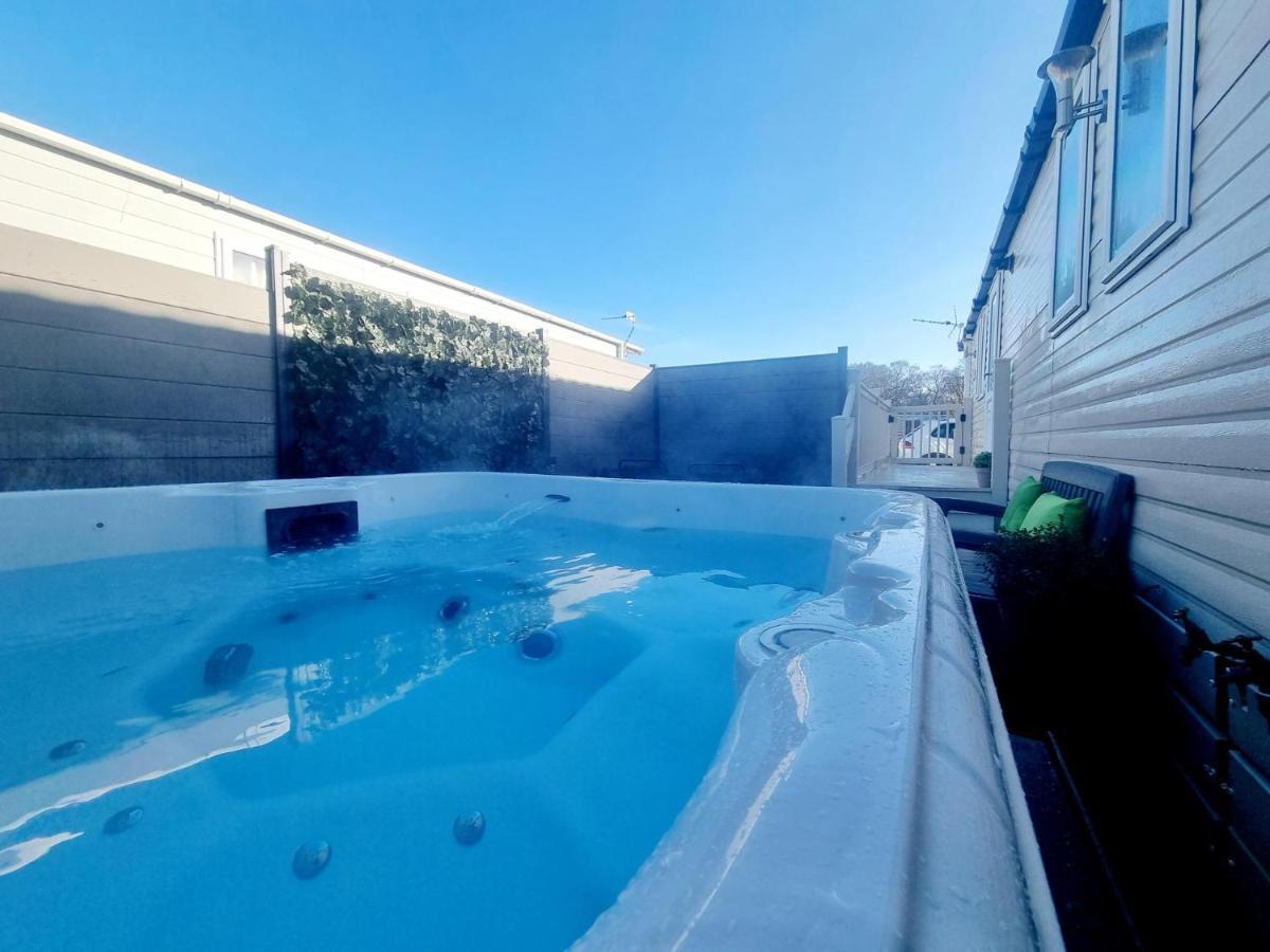 Apple Tree Lodge Hot Tub 3 Bedroom 2 Bars Morpeth Buitenkant foto