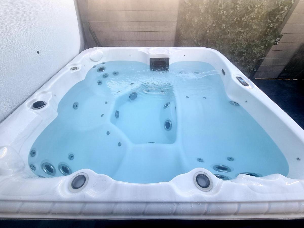 Apple Tree Lodge Hot Tub 3 Bedroom 2 Bars Morpeth Buitenkant foto