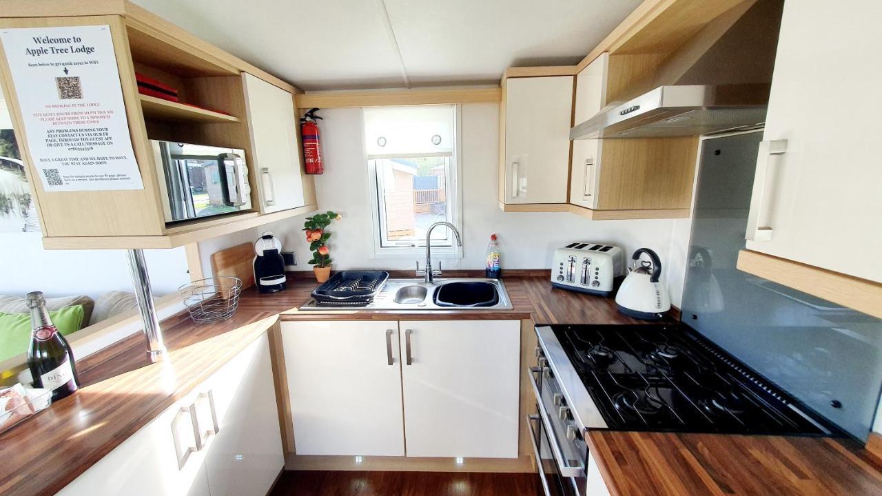 Apple Tree Lodge Hot Tub 3 Bedroom 2 Bars Morpeth Buitenkant foto