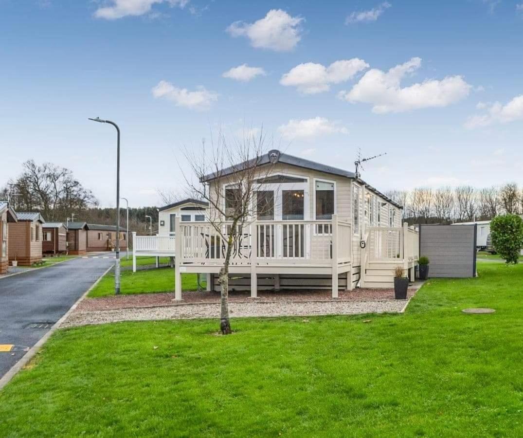 Apple Tree Lodge Hot Tub 3 Bedroom 2 Bars Morpeth Buitenkant foto