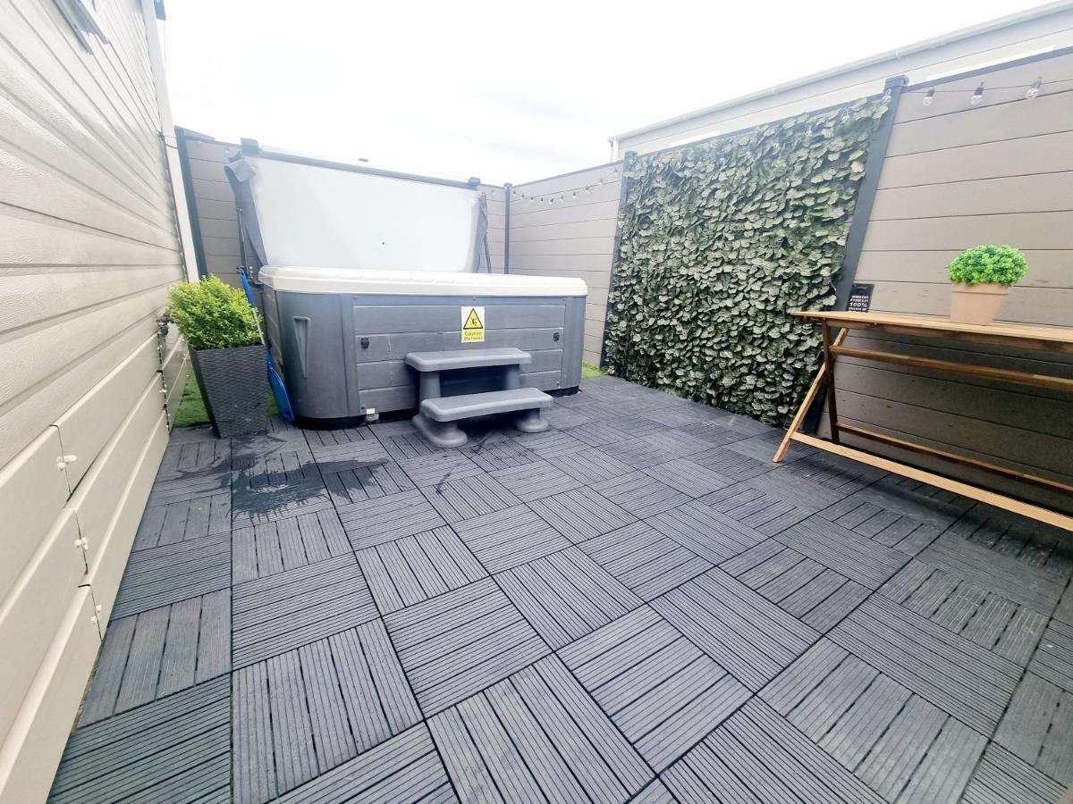 Apple Tree Lodge Hot Tub 3 Bedroom 2 Bars Morpeth Buitenkant foto